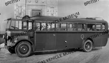 AEC Reliance / P Hearn (Pullman Saloon), London / AEB07157a
