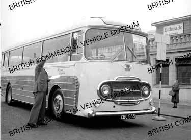 AEC Reliance / Straw, Leicester / AEP20221q