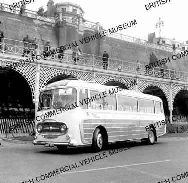 AEC Reliance / Straw, Leicester / AEP18524q