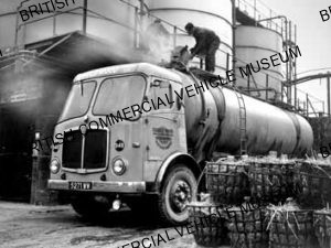 AEC Mammoth Major 8 Mk.V / Harold Wood & Sons Ltd., Heckmondwike / AEP21868a