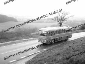 AEC Reliance / Glenton Tours, London, 90 / AEP28702Bq