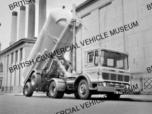 AEC Mandator / J W French & Co. Ltd., Chelsea / AEP45717-8