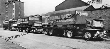 Guy Warrior tractor unit / Lloyds Transport, Manchester / GP0747a