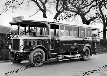Leyland Lion LSC1 / Stockport Corporation 110 / L003676a