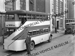 Leyland Titan TD1 / Leyland lowbridge with open staircase / L004194q