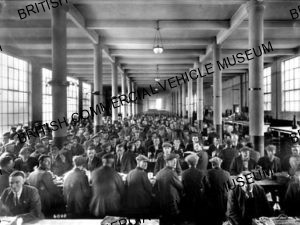 Employees in canteen / L006099a