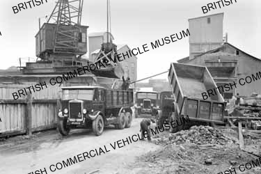 Leyland Hippo TSW3 / Burt, Boulton & Haywood, London / L011114a