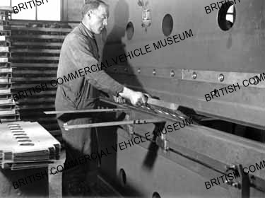 Pels Press / Leyland Motors Ltd / L015101q