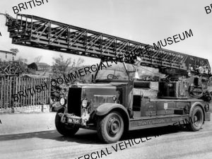 Leyland Fire Engine / County Borough of Preston, 4 / L015888a