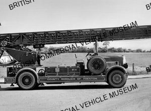 Leyland Fire Engine / County Borough of Preston, 4 / L015889a