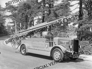 Leyland FK6 / Fire Engine with wheeled escape / L017902q
