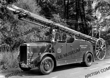 Leyland Fire Engine / Borough of Tipton Fire Brigade / L025147a