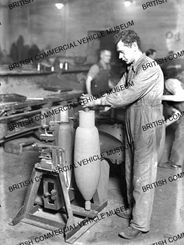 Armament manufacture / L025366a