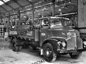 Leyland Comet / Leyland Paint and Varnish / L035906a