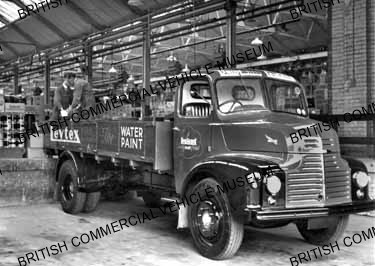 Leyland Comet / Leyland Paint and Varnish / L035906a