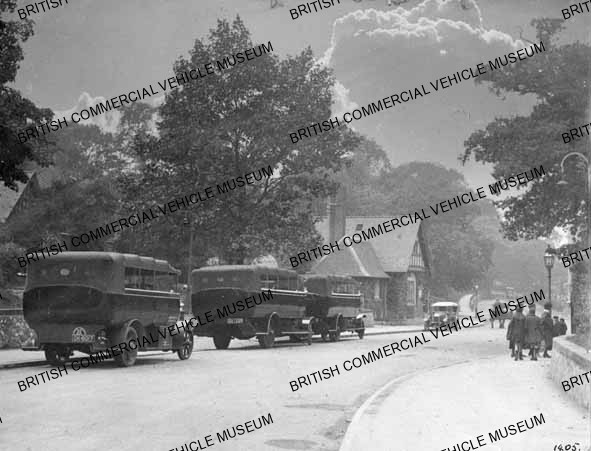 Three charabancs / Car in front of charas / LPF1405