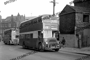 Leyland Titan PD3A / 2 / Bradford Corporation, 253 / MAT0034q