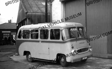 Trojan 19 / Evans Coaches / MAT0054q