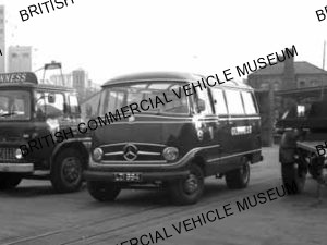 Mercedes Benz minibus / Guiness / MAT0731q