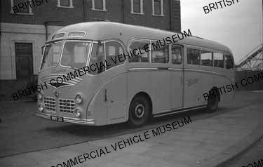 Leyland Royal Tiger PSU1 / 15 / Venture, Hendon / MAT0996q