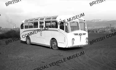 Leyland Royal Tiger PSU1 / 15 / Wallace Arnold / MAT2654q