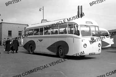Leyland Royal Tiger PSU1 / 13 / Yorkshire Woollen, 740 / MAT2711q