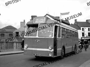 Leyland Royal Tiger PSU1 / 13 / Red & White, U2751 / MAT2838q