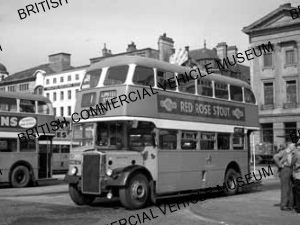 Leyland Titan PD2 / 12 / Manchester Corporation, 3327 / MAT2880q