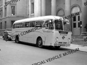 Leyland Tiger Cub PSUC1 / 2 / Lewis Cronshaw Ltd., London / MAT2889q