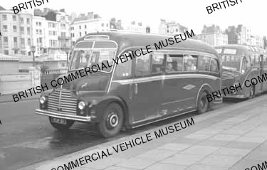 Leyland Comet CPO1 / Unique, Brighton, 25 / MAT6555q