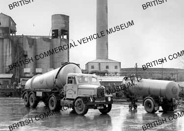 Scammell tractor unit / Ribble Cement, Clitheroe / S004612Ga