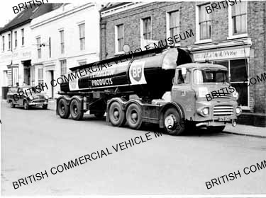Scammell Trunker Mk.I / Shell Mex and BP / S05206a