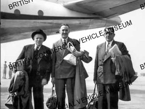 Leyland Motors personnel / Aircraft / Z00089