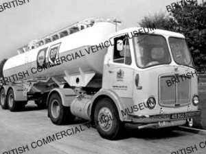 AEC Mandator Mk.V tractor unit / Shell Mex and BP Ltd / AEP26251a