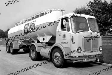 AEC Mandator Mk.V tractor unit / Shell Mex and BP Ltd / AEP26251a