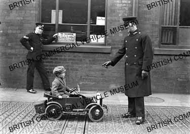 Pedal car / L007455a