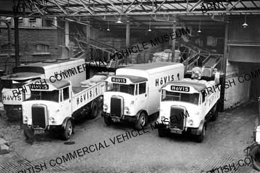 Leyland Beaver 6TSC (three) / Hovis / L014523a