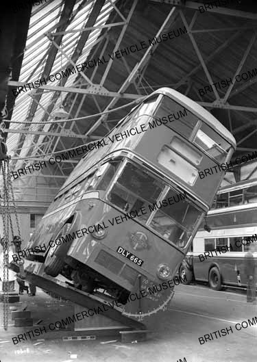 Leyland Trolleybus / London Transport, 665 / L019618q