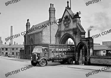 Leyland Beaver / J Saxton & Sons, Huddersfield / L021736a