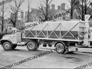 Leyland Comet tractor unit / C Young and Sons, Alresford, Hants. / L050141a