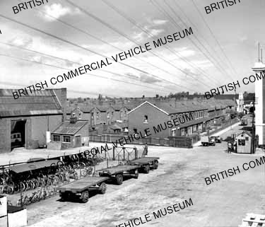 South Works yard with 3 trailers / Leyland Motors / L050987a