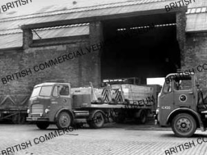 Leyland Comet tractor unit / BRS / L058464a