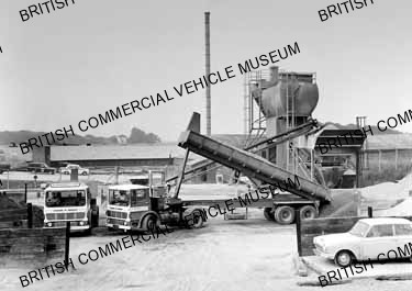 Leyland Beaver tractor units / J Nugent (Brock) Ltd / L097795a