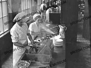 Canteen staff / Leyland Motors Canteen / L020104q