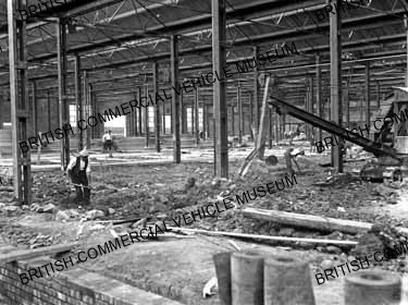 Construction of new engine shop / Leyland Motors Ltd / L020166q