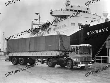 Leyland Freightline Beaver tractor unit / Hunters of Hull / L082973q