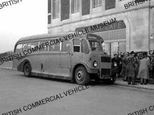 Leyland Tiger PS1/1 / Burlingham C33F / Eastwood, Burnley / MAT0439q