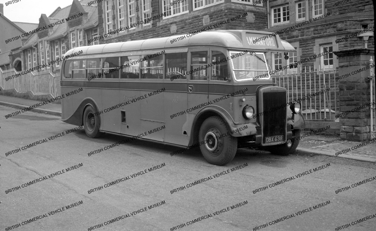 Leyland PS1 / Strachan / James, AMMANFORD / MAT2305j