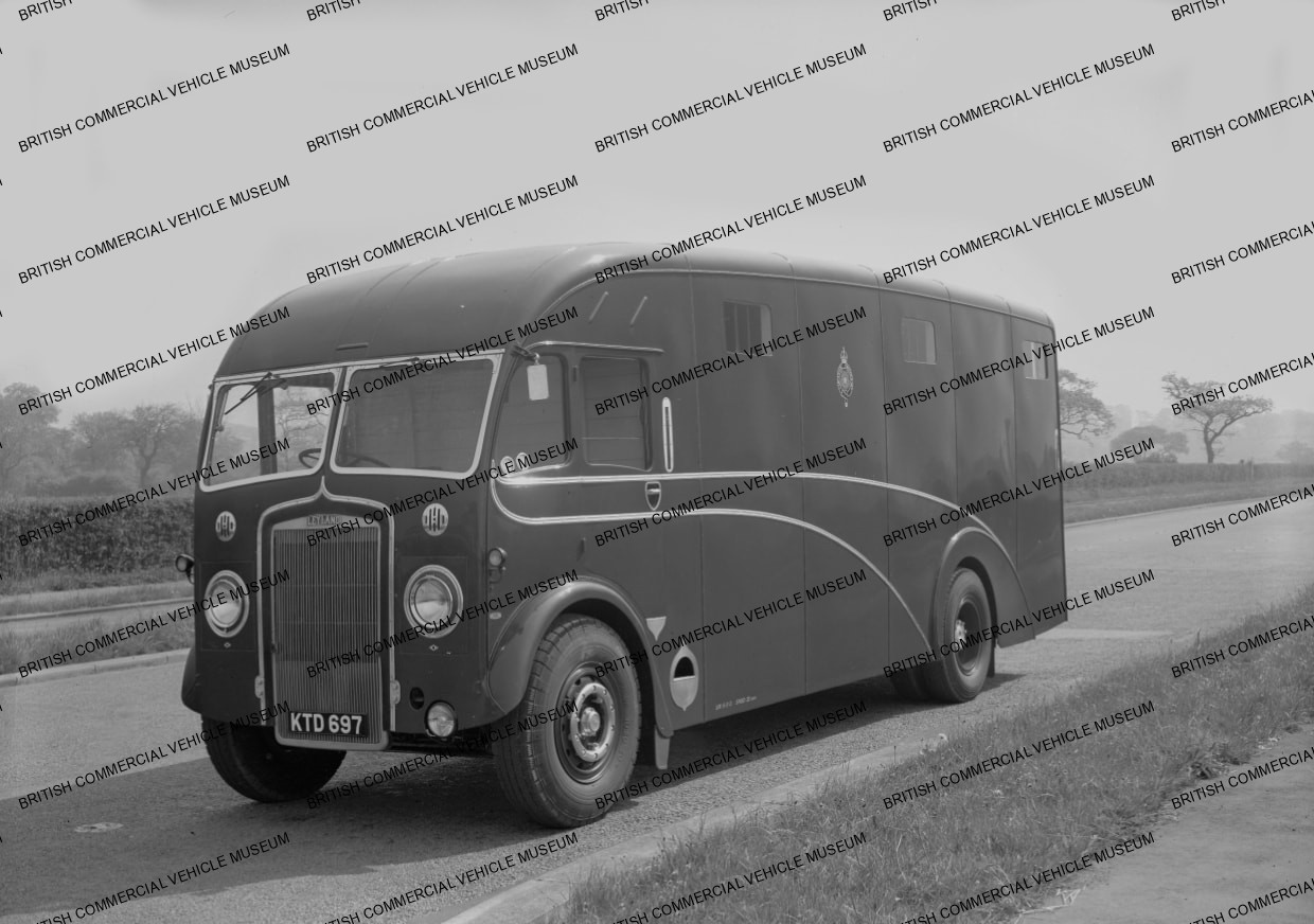 Leyland / horse box / Lancashire Constabulary / L037895j