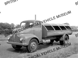 Leyland Comet / Refuse truck / Bombay Health Dept / L037995j